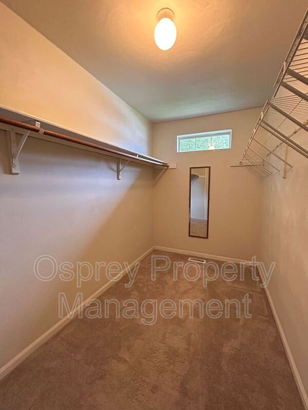 Spacious & Updated 4-Bedroom Gem in the Heart of Chesapeake! – ASK ABOUT OUR ZERO DEPOSIT! - Photo 19