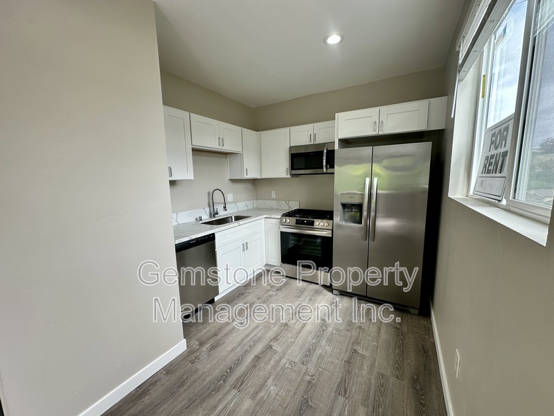 San Diego House: 4814 54th St