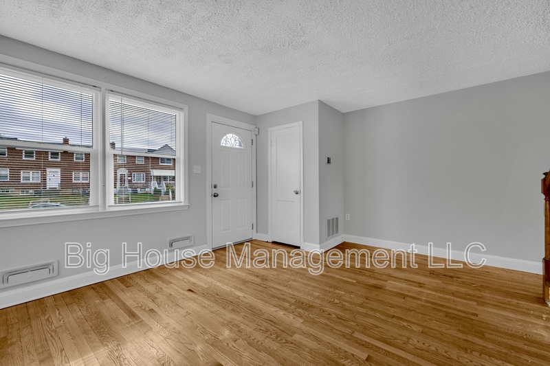 Baltimore Townhome: 4310 Roberton Ave