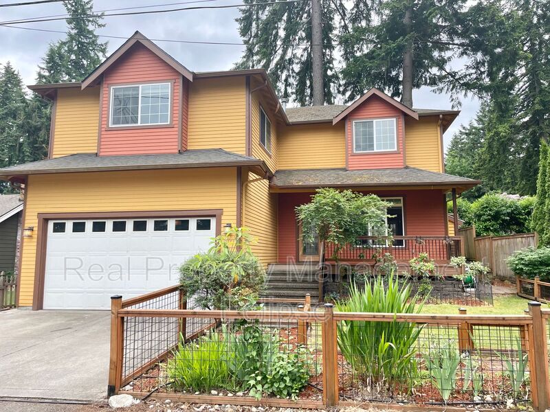 Shoreline House: 315 N. 155th St.