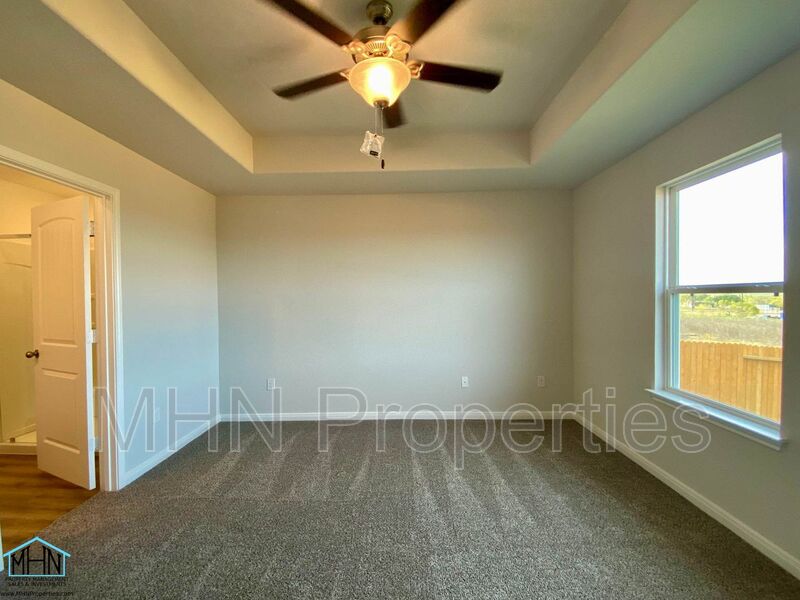 GORGEOUS Brand New home 4 bed/2.5 bath in New home community, Katzer Ranch in Converse! - Photo 12