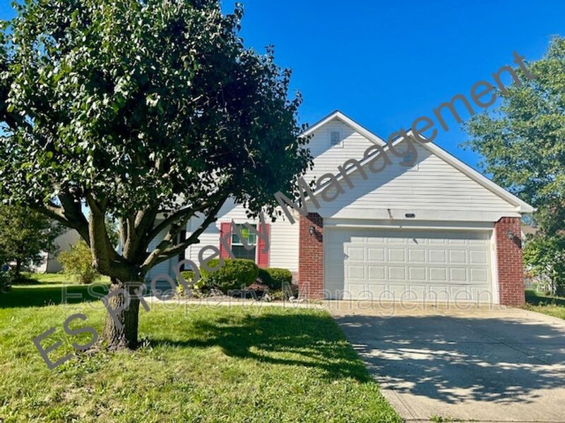 Great 3 Bedroom 2 Bathroom Ranch Style Home in Lawrence Township! - Photo 2