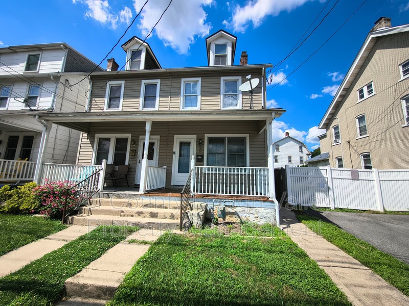 Bethlehem House: 8 W Elizabeth Ave