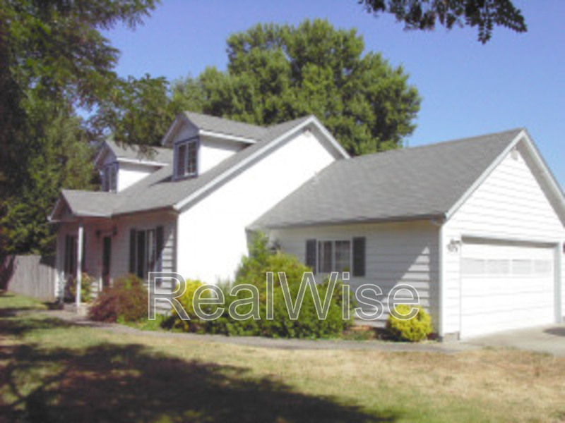 Grants Pass House: 1844 Fruitdale Dr