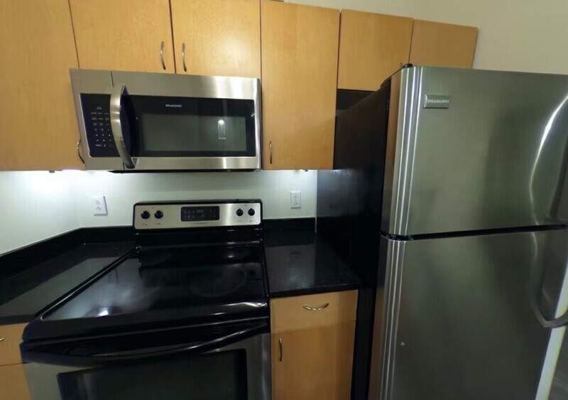 Richmond Condo: 1011 W Marshall St