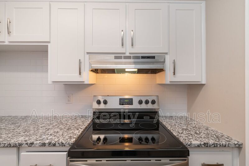 Augusta House: 1600 Johns Road