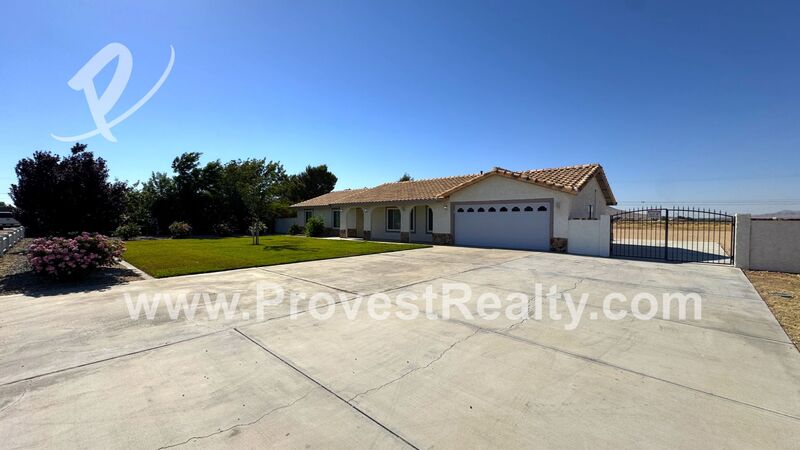 Apple Valley House: 21030 Zuni Rd