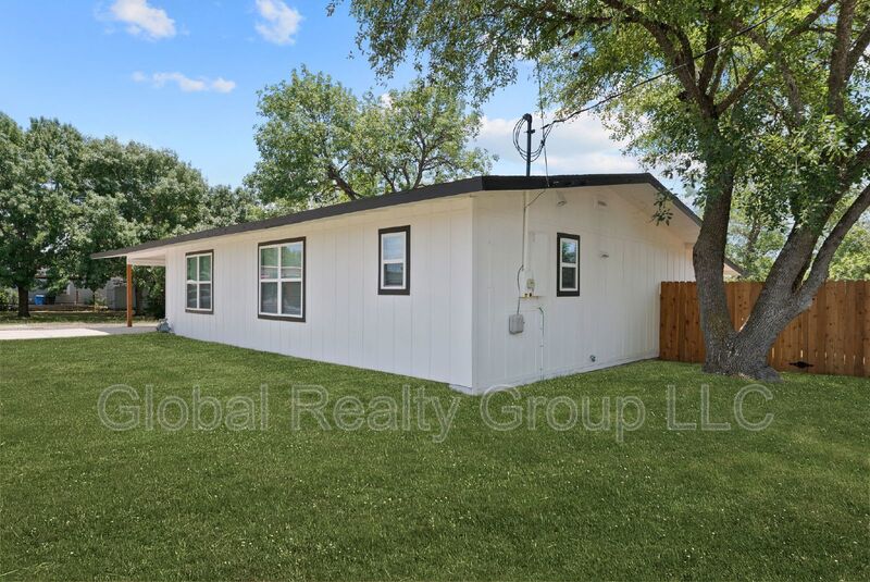 Seguin House: 1003 Tabernacle St