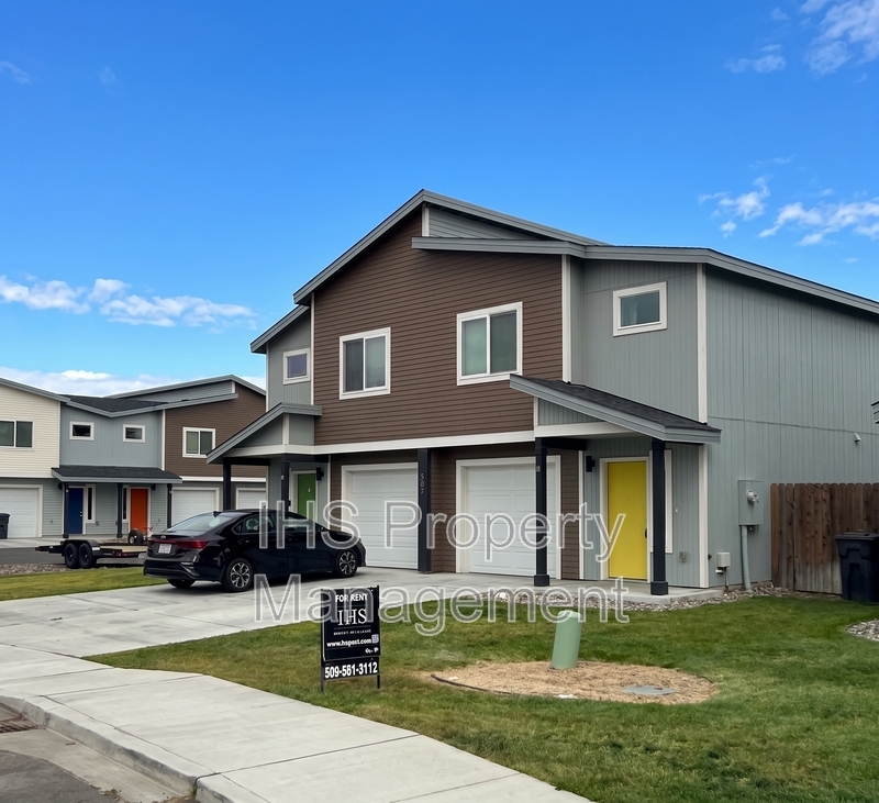 Pasco Townhome: 309 Dawson Ln.
