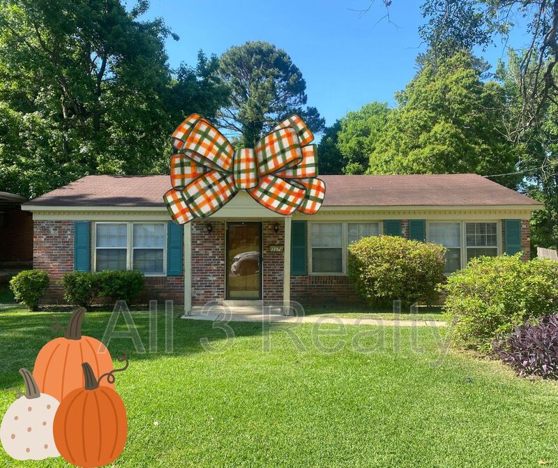 Montgomery House: 3379 Arbordfield Road