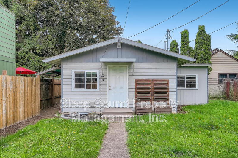 Portland Condo: 8441 SE Bush St