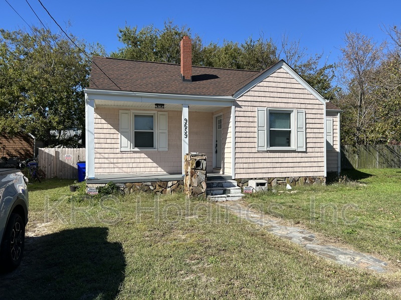 Norfolk House: 9659 14th View Street