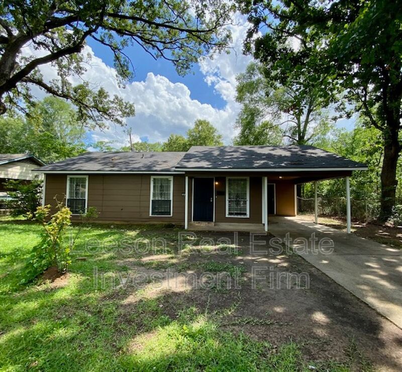 Shreveport House: 629 David Drive