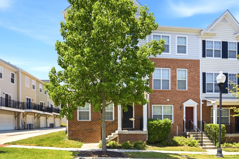 Baltimore Townhome: 300 Camillia Place