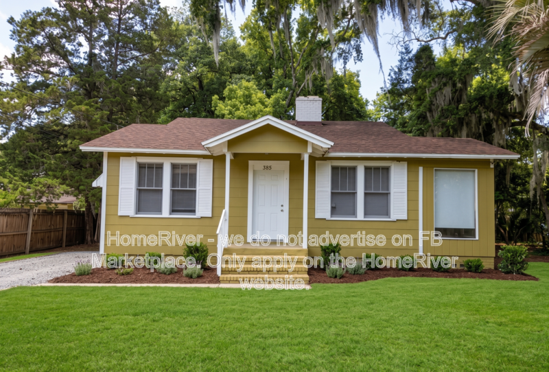 Jacksonville House: 385 Duray Ct