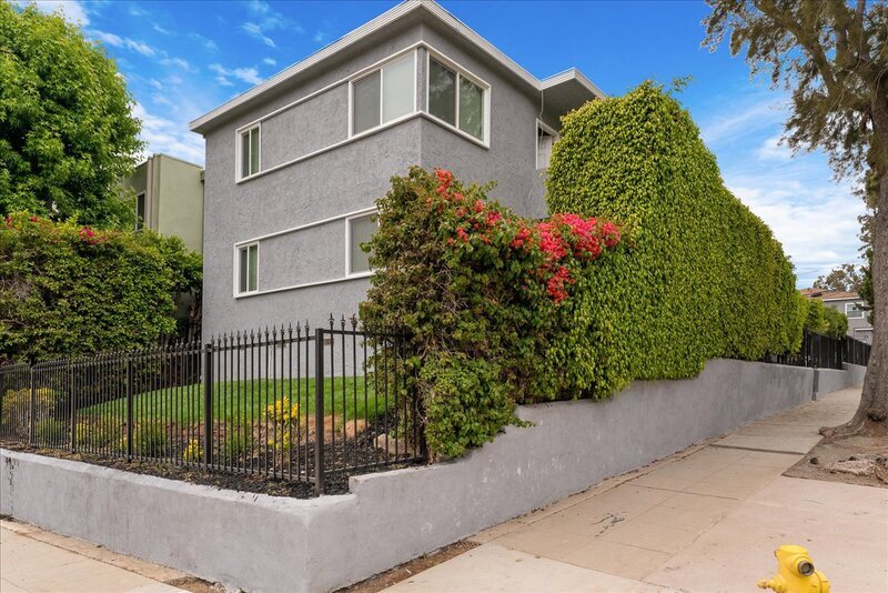 Santa Monica Condo: 1711 Delaware Ave