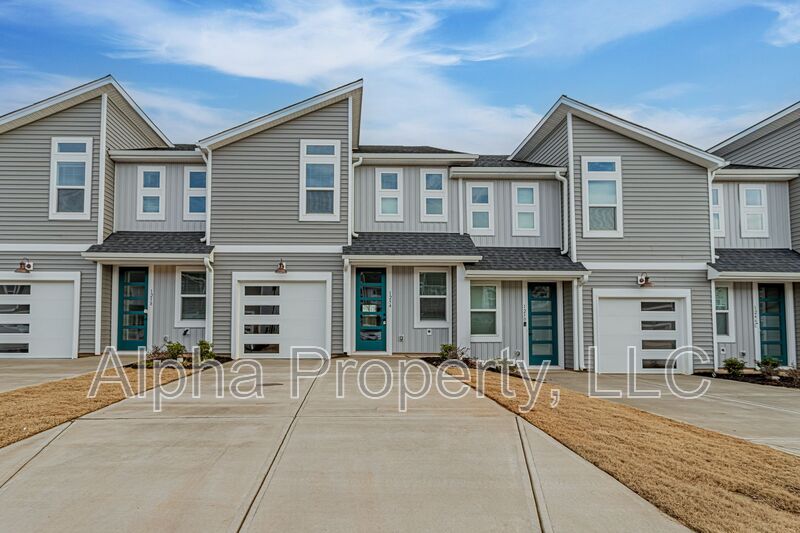 Spartanburg House: 1254 Westgate Village Dr