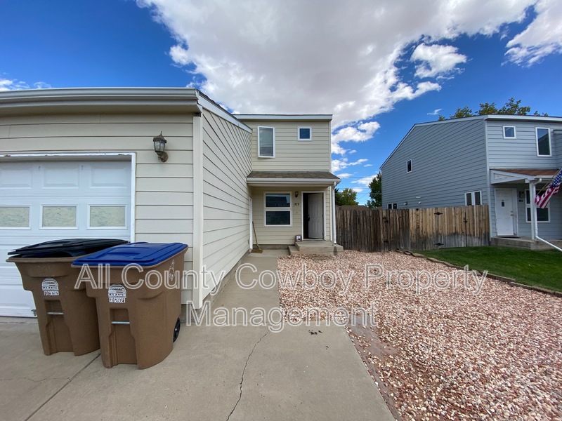 Laramie Condo: 929 Palmer Dr.