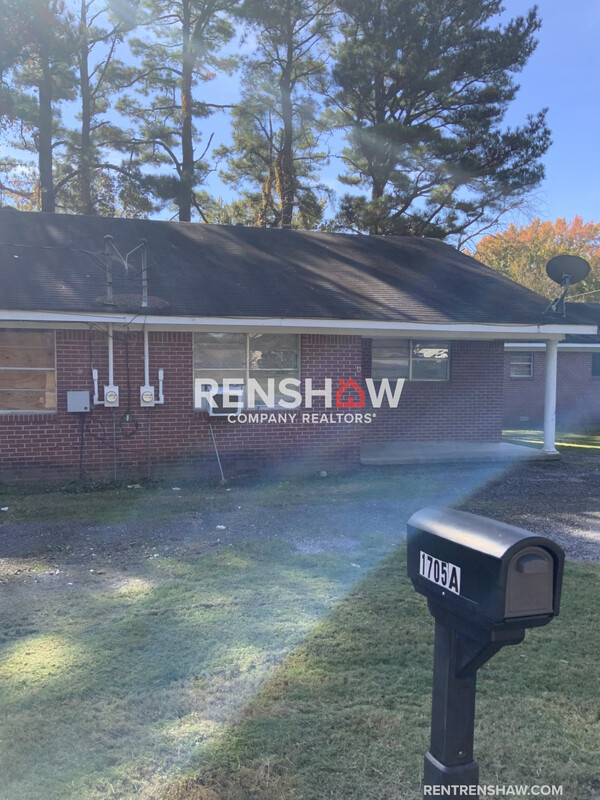 Dyersburg House: 1705 Browning St