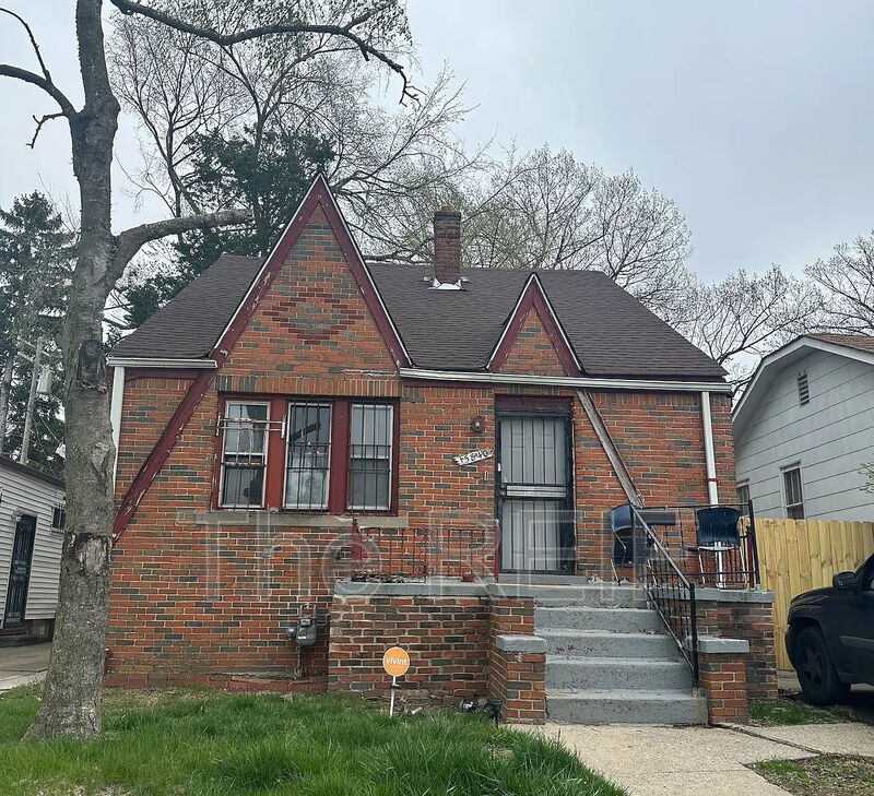 Detroit House: 15840 Ardmore Street