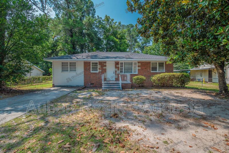 Augusta House: 109 Vanderbilt Circle