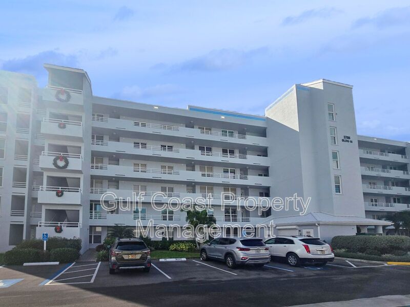 Bradenton House: 3780 Pinebrook Circle