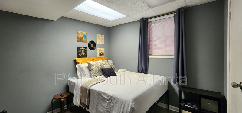 Riverdale House: 150 Timberland Trail