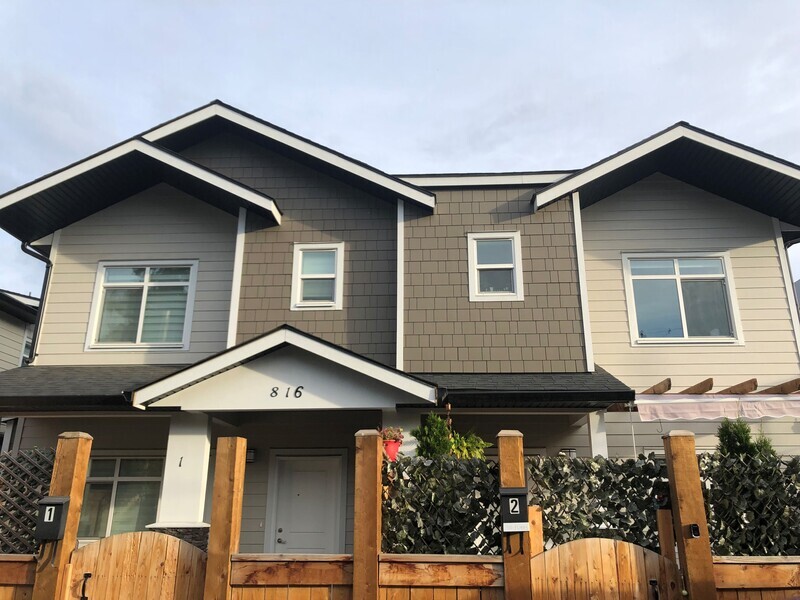 Kelowna Townhome: 816 Glenwood Ave