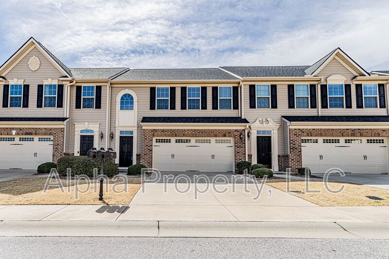 Greer House: 12 Irvington Dr