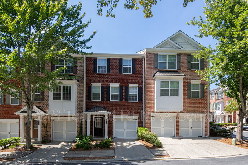 Duluth House: 2122 Meadow Peak Rd