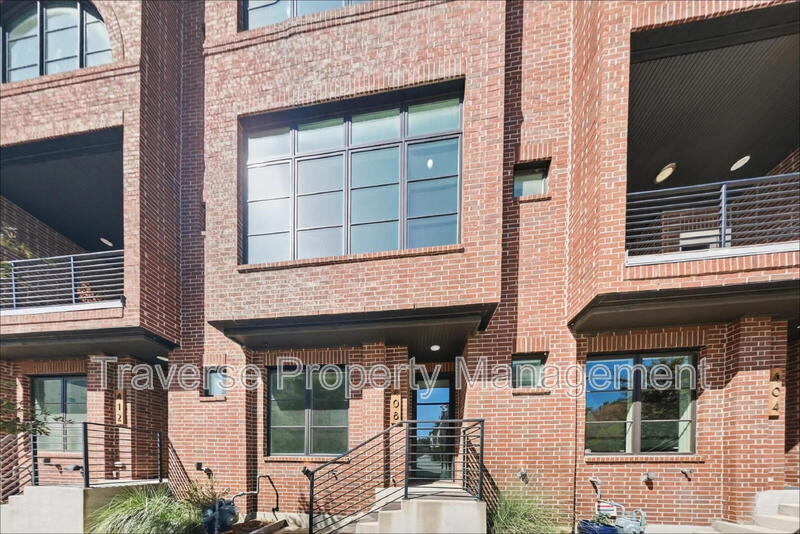 Fort Worth Townhome: 408 Rayner Avenue