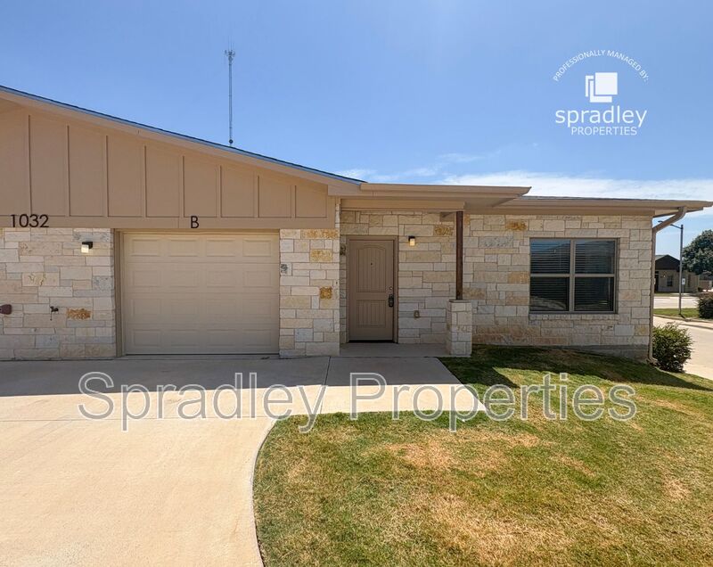 Belton Condo: 1032B Hibiscus Dr