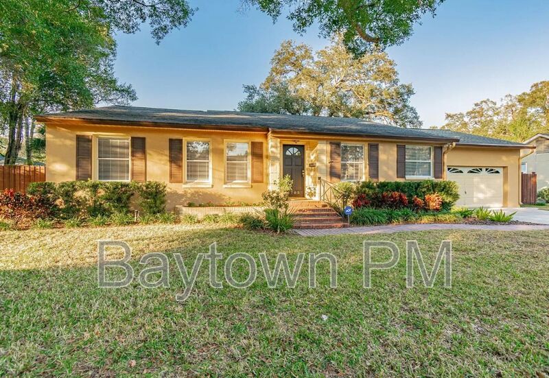 Tampa House: 3705 W Barcelona St