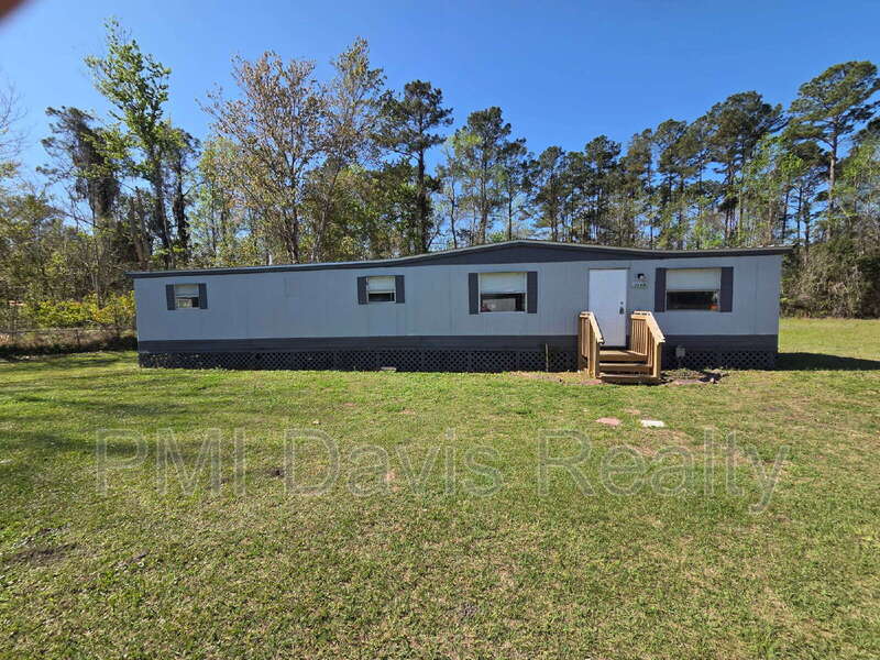 Green Cove Springs House: 5266 Highway 17 S