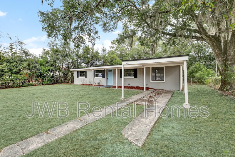 Jacksonville House: 9721 Aberdare Ave W