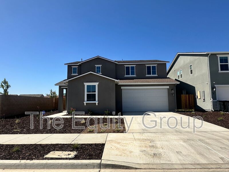 Visalia House: 4005 West Babcock Ave