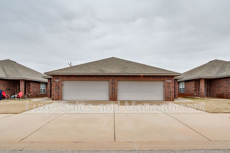 Yukon Condo: 1308 Garden Gate Drive