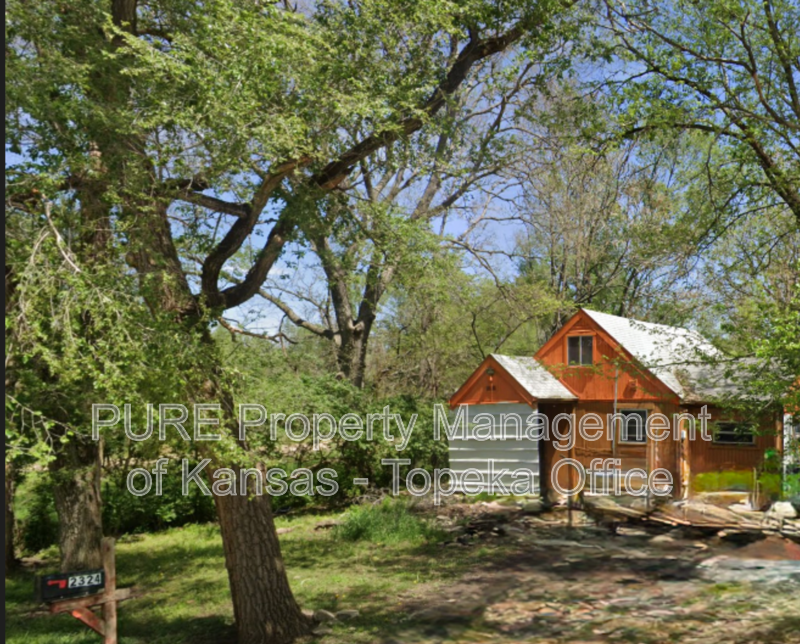 Topeka House: 2324 SE Michigan