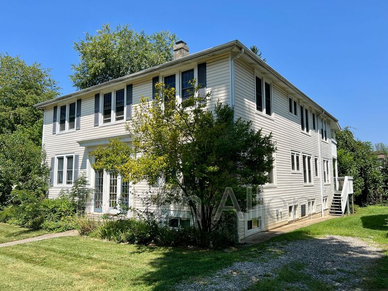 Asheville Condo: 19 Saluda St