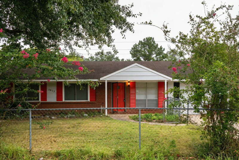 Columbus House: 1917 Watkins Drive