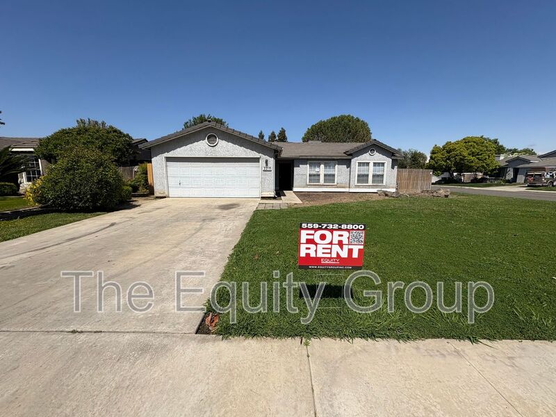 Visalia House: 2210 West Buena Vista Avenue