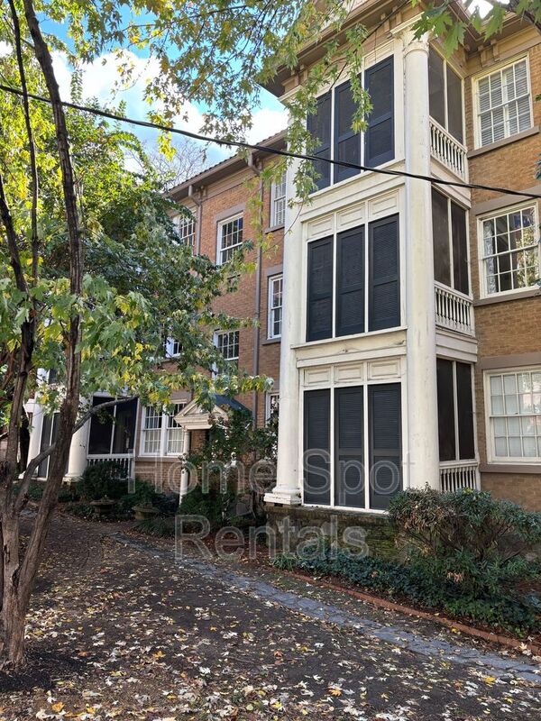 Atlanta Condo: 8 Collier Road