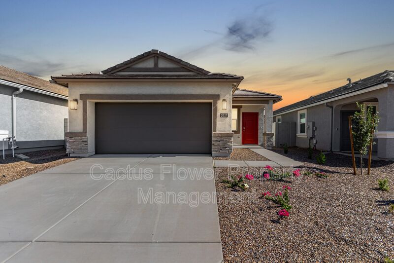 Apache Junction House: 2037 W Shelly Ave