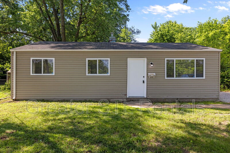 Wentzville House: 1412 E Pitman Ave