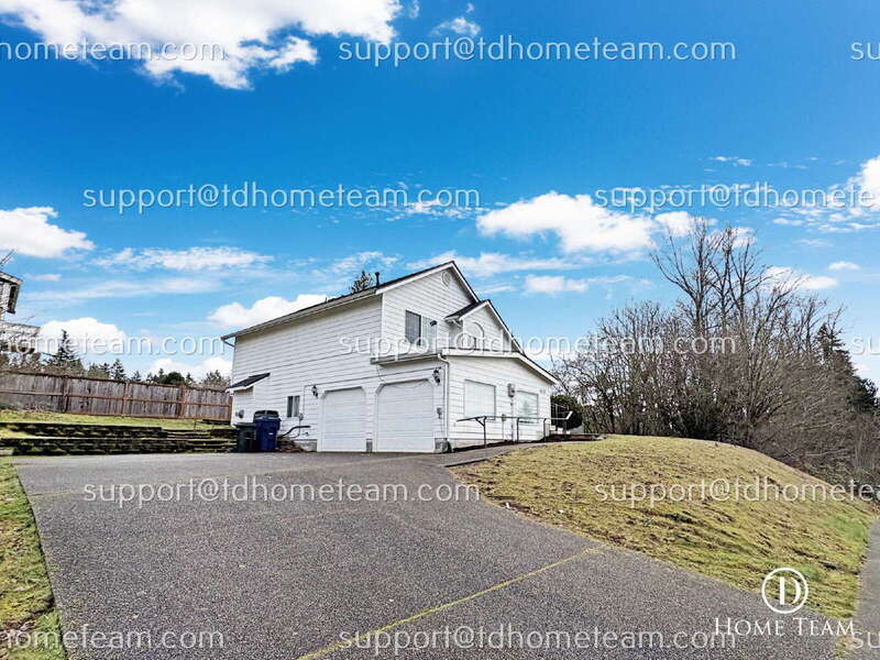 Renton House: 19218 146th Ave SE