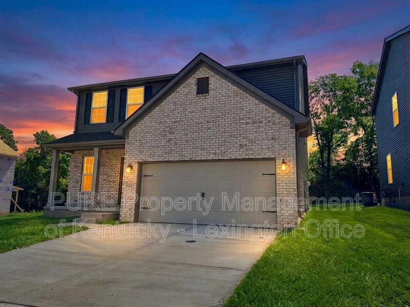 Lexington House: 852 Halford Pl