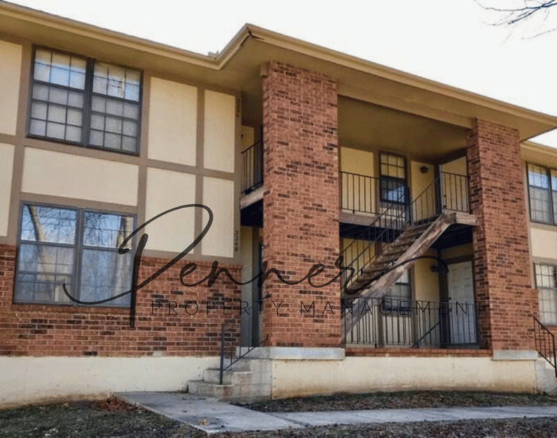 BLUE SPRINGS House: 3268 NW MILL DR