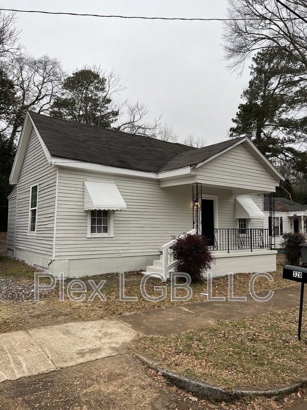 LaGrange House: 320 Alford Street