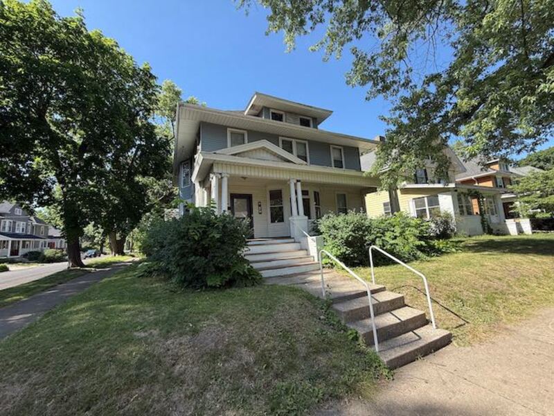 Peoria House: 1600 West Callender Avenue