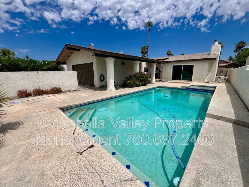 Palm Desert House: 76716 New York Avenue